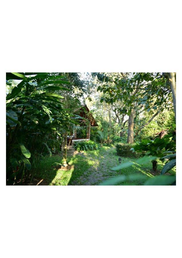 Hotel The Horse & Chariot Madikeri Esterno foto