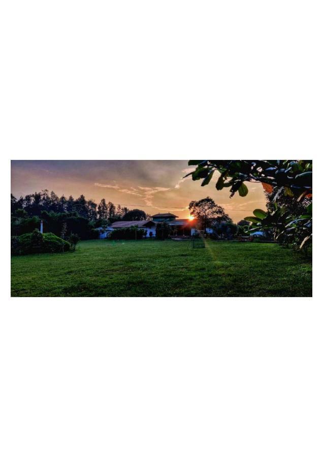Hotel The Horse & Chariot Madikeri Esterno foto
